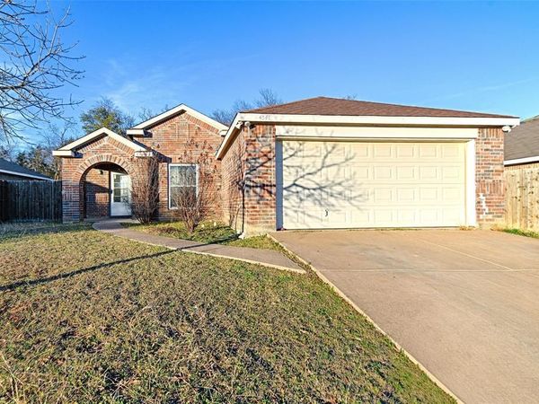 4545 Forest Glen Drive, Forest Hill, TX 76119