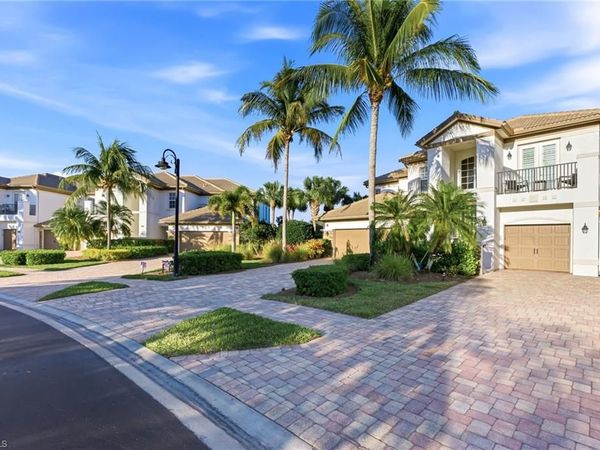 8035 Players Cove DR, Unit 9, NAPLES, FL 34113