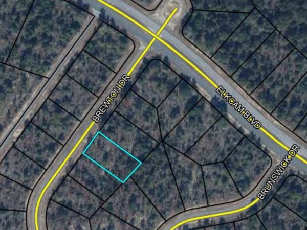 000 Brewton Drive , Chipley, FL 32428