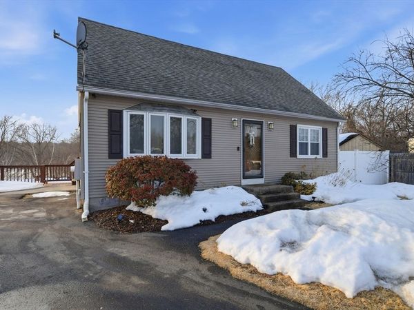 30 W Hill Road, Springfield, MA 01109