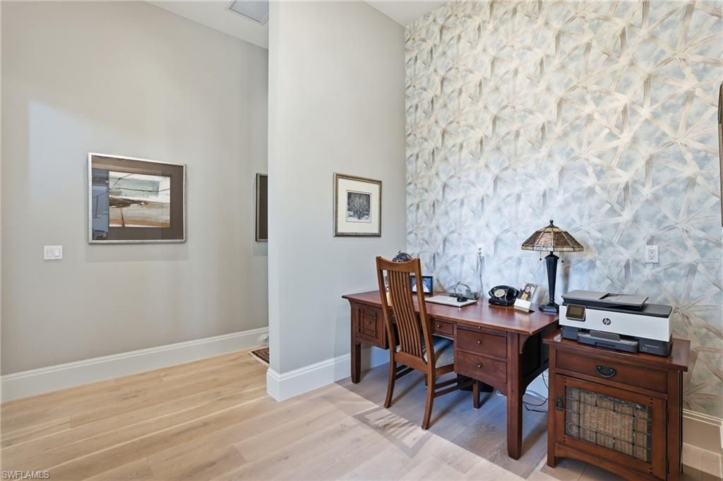 725 Harbour Dr , Naples, FL 34103 Photo