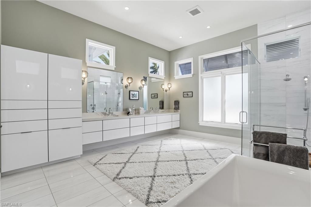 725 Harbour Dr , Naples, FL 34103 Photo