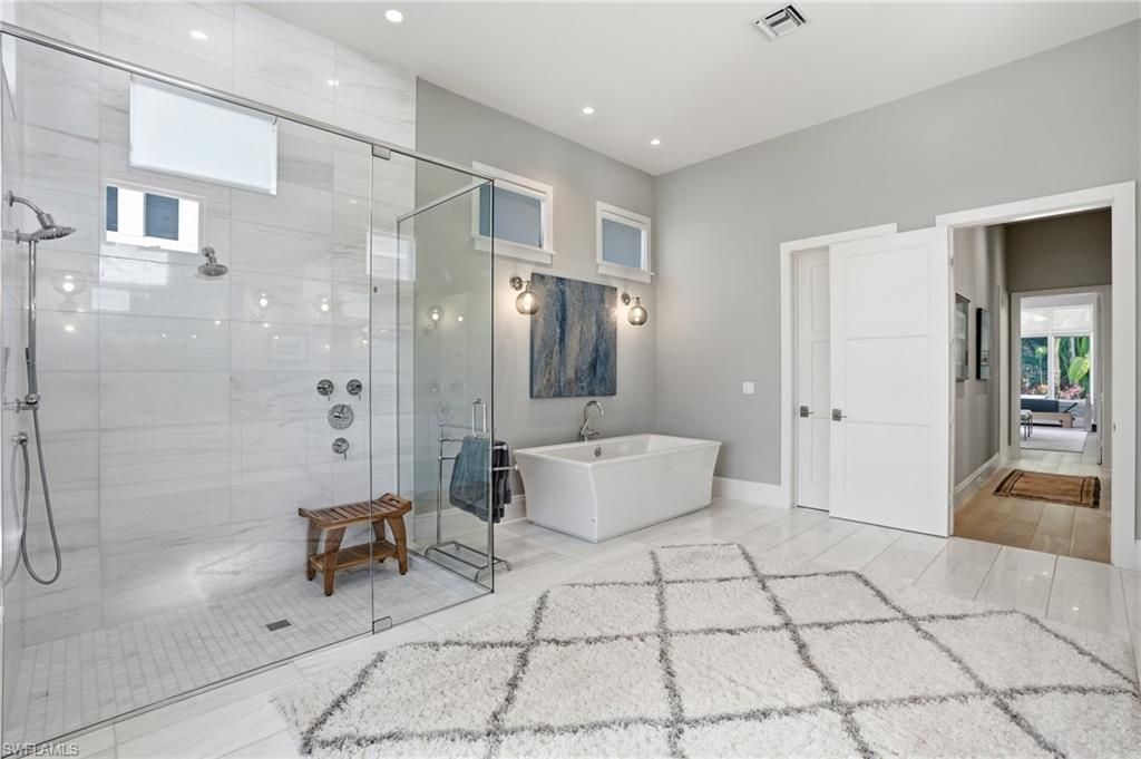 725 Harbour Dr , Naples, FL 34103 Photo