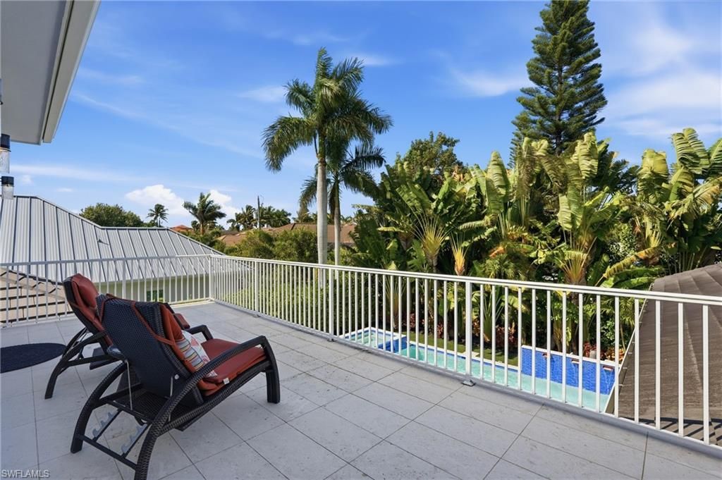 725 Harbour Dr, Naples, FL 34103 Photo