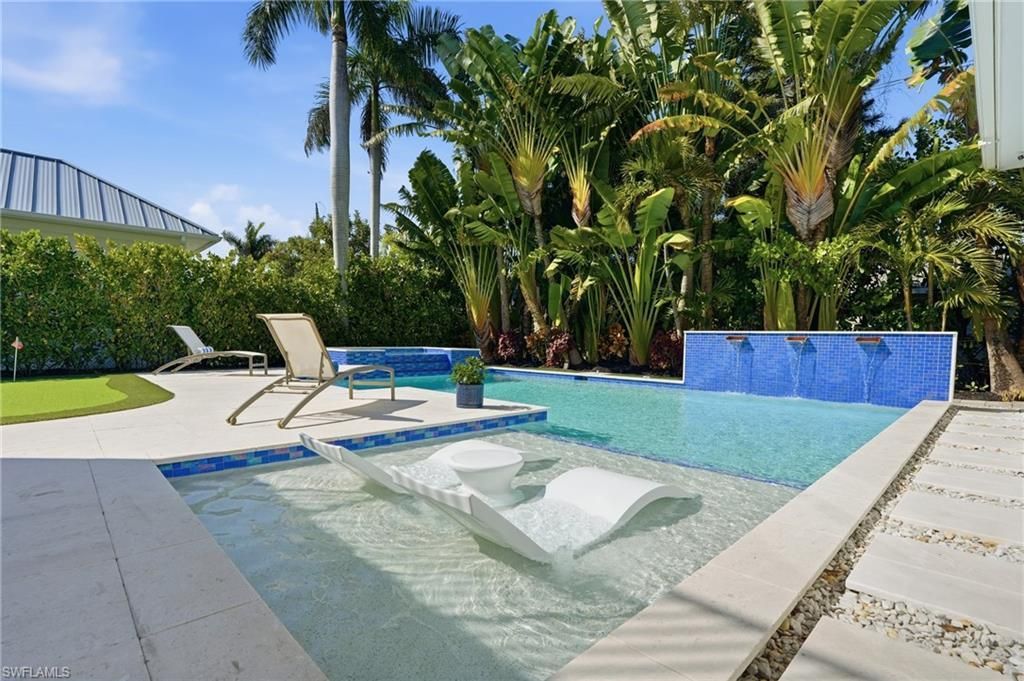 725 Harbour Dr , Naples, FL 34103 Photo