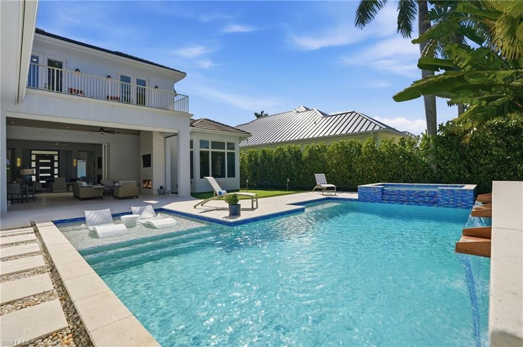 725 Harbour Dr, Naples, FL 34103 Photo