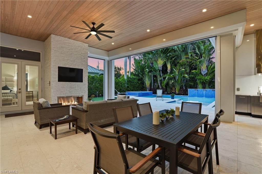 725 Harbour Dr , Naples, FL 34103 Photo