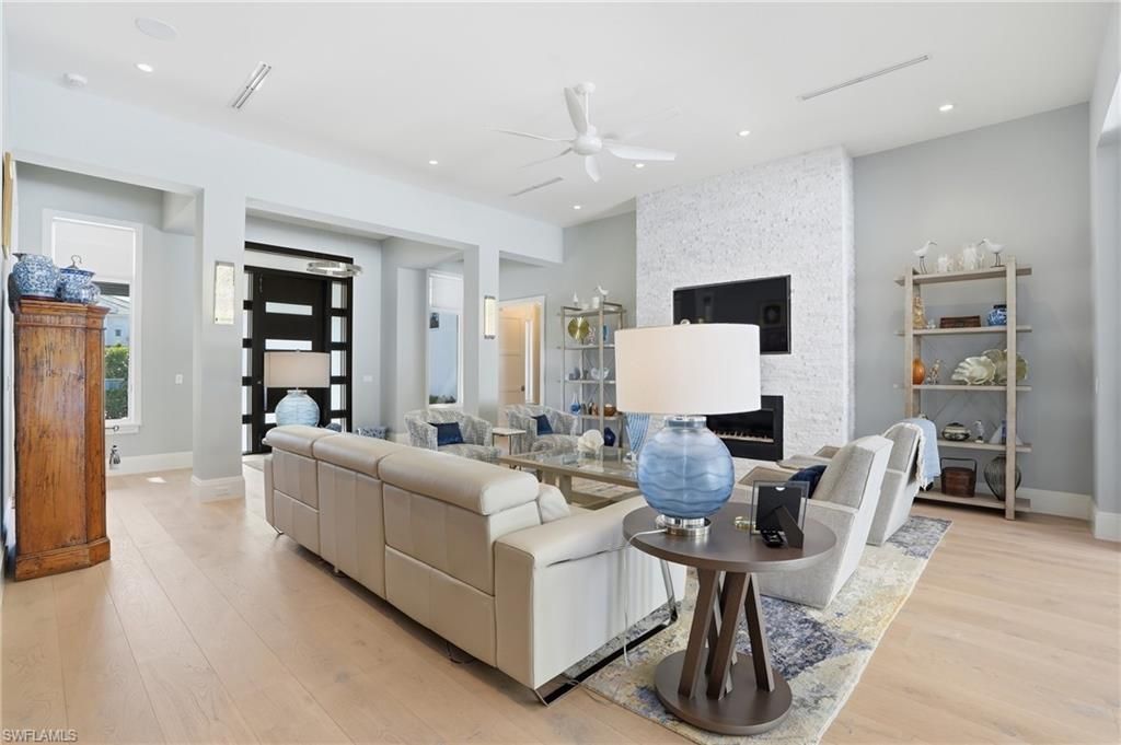 725 Harbour Dr , Naples, FL 34103 Photo