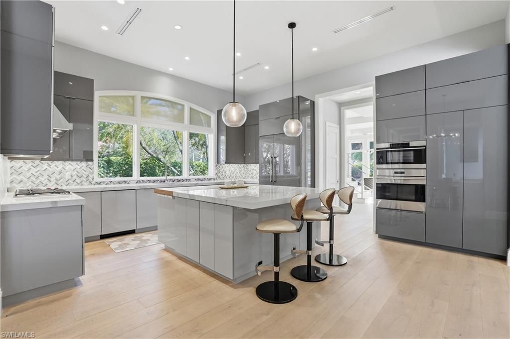 725 Harbour Dr , Naples, FL 34103 Photo