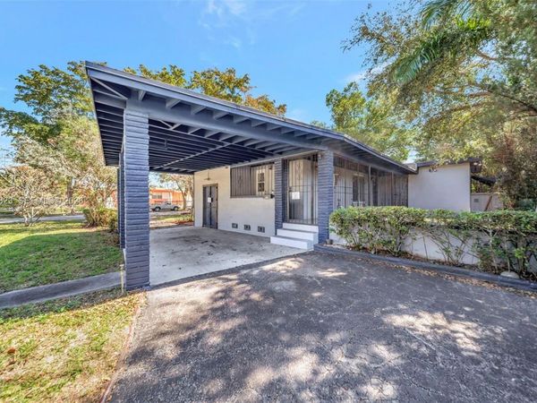 890 NE 138th St, North Miami, FL 33161