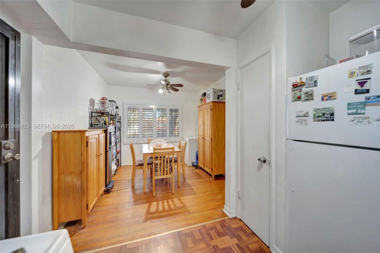 890 NE 138th St, North Miami, FL 33161 Photo