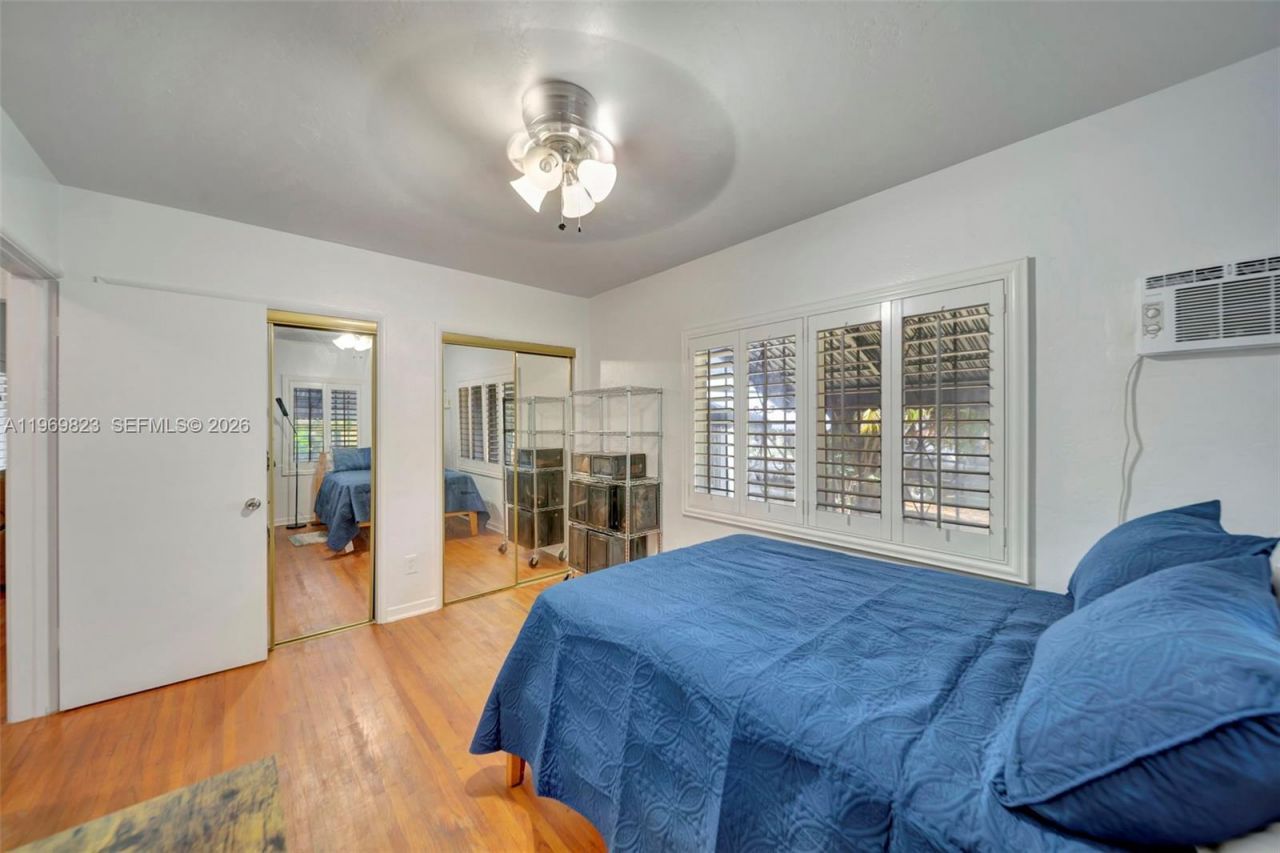 890 NE 138th St, North Miami, FL 33161 Photo