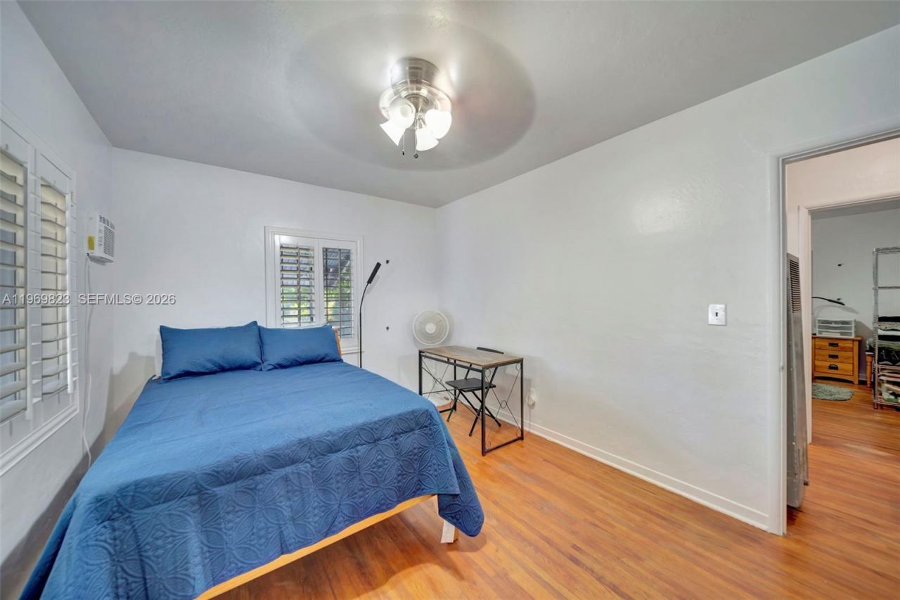 890 NE 138th St, North Miami, FL 33161 Photo