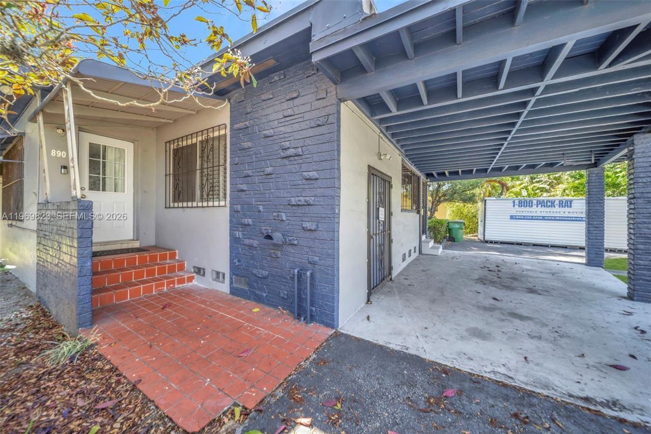 890 NE 138th St, North Miami, FL 33161 Photo