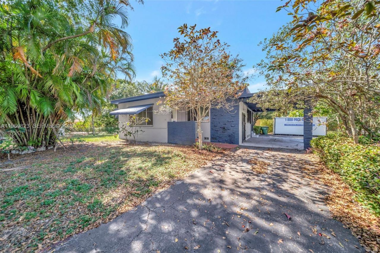 890 NE 138th St, North Miami, FL 33161 Photo