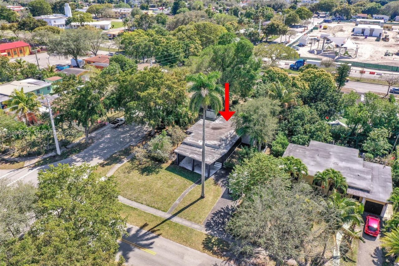 890 NE 138th St, North Miami, FL 33161 Photo