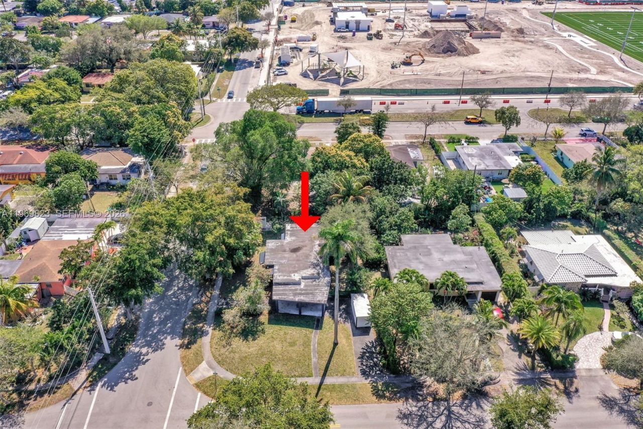 890 NE 138th St, North Miami, FL 33161 Photo