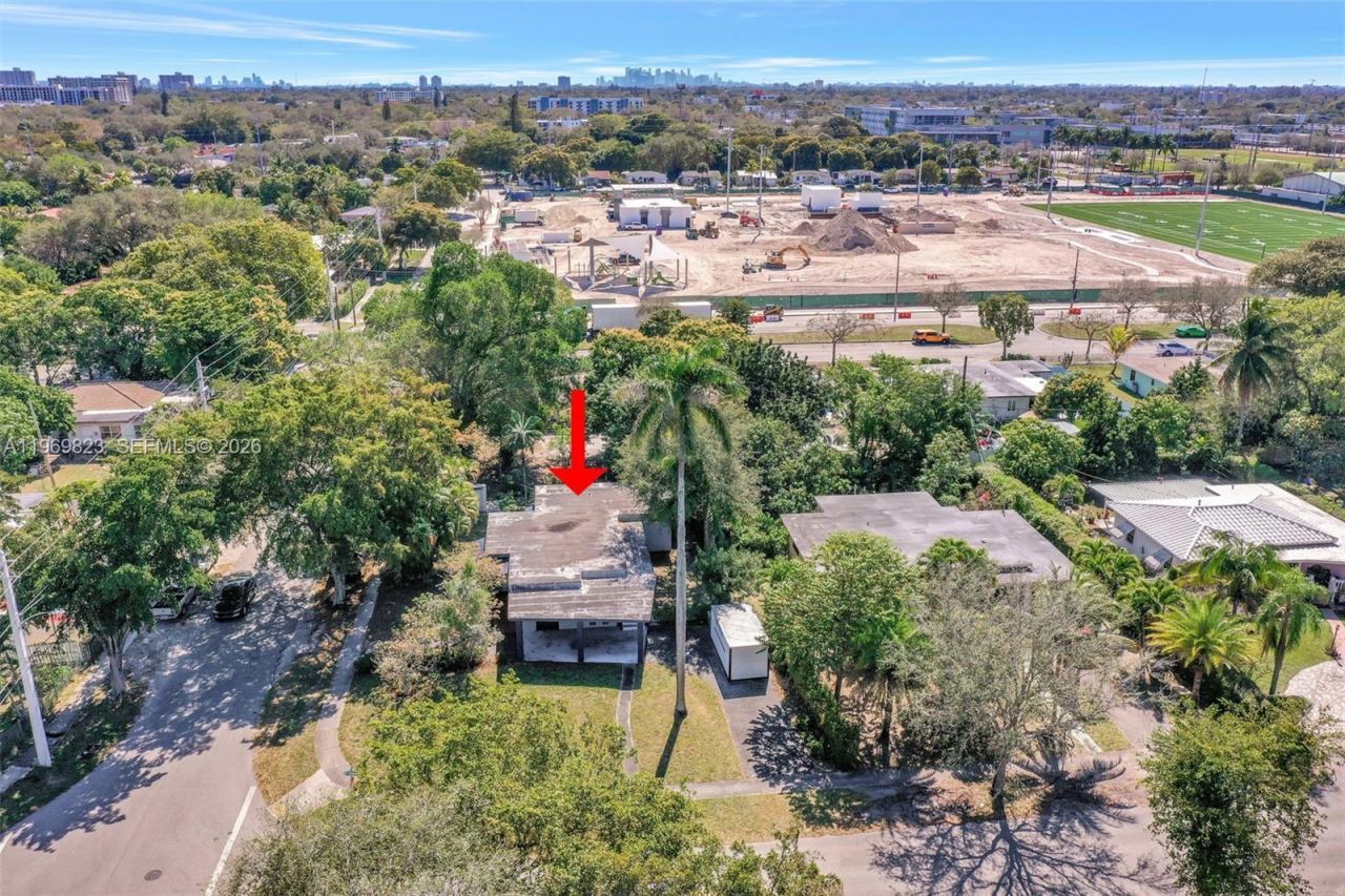 890 NE 138th St, North Miami, FL 33161 Photo