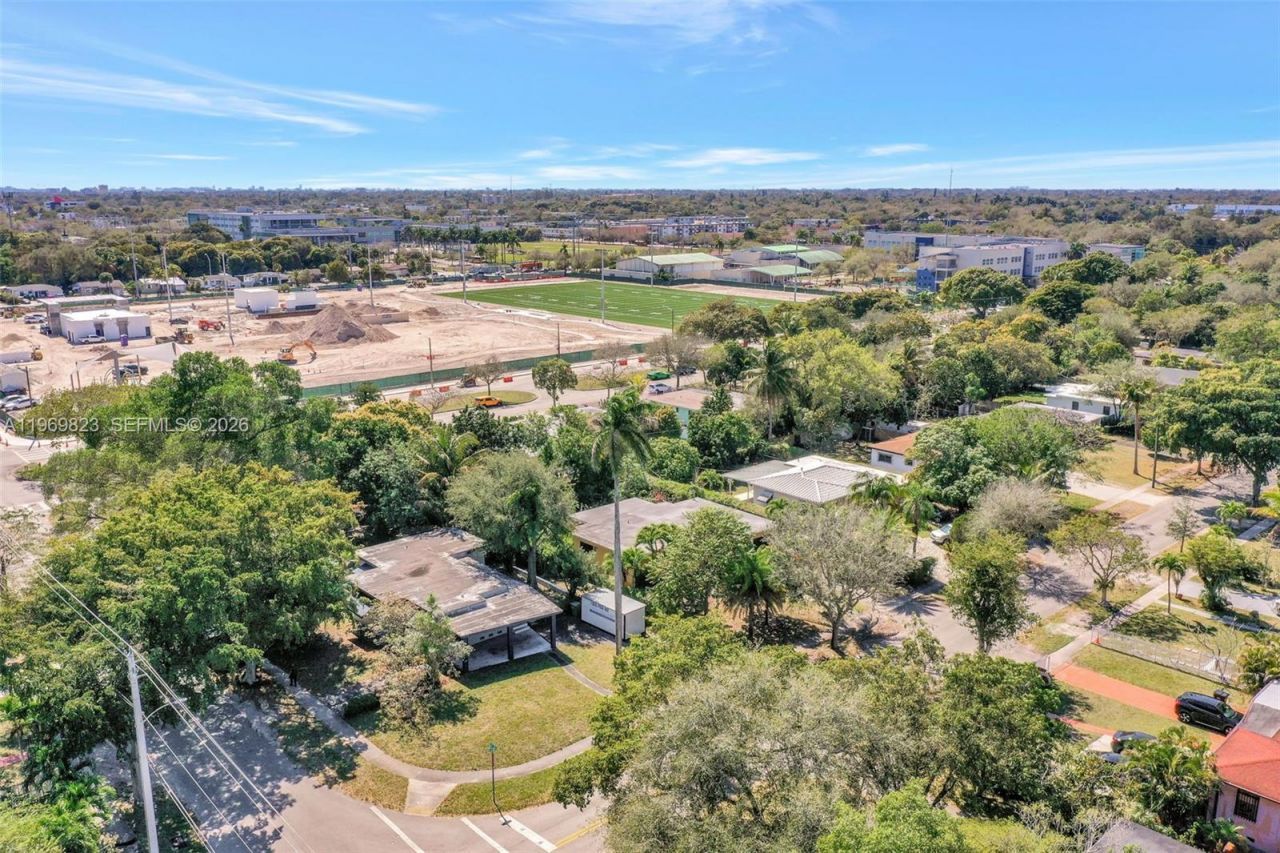 890 NE 138th St, North Miami, FL 33161 Photo