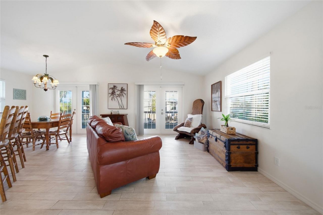 2112 Avenue B, Bradenton Beach, FL 34217 Photo