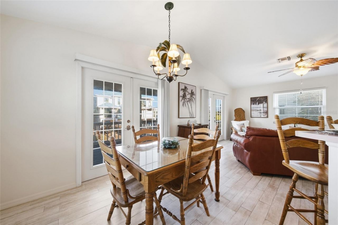 2112 Avenue B, Bradenton Beach, FL 34217 Photo