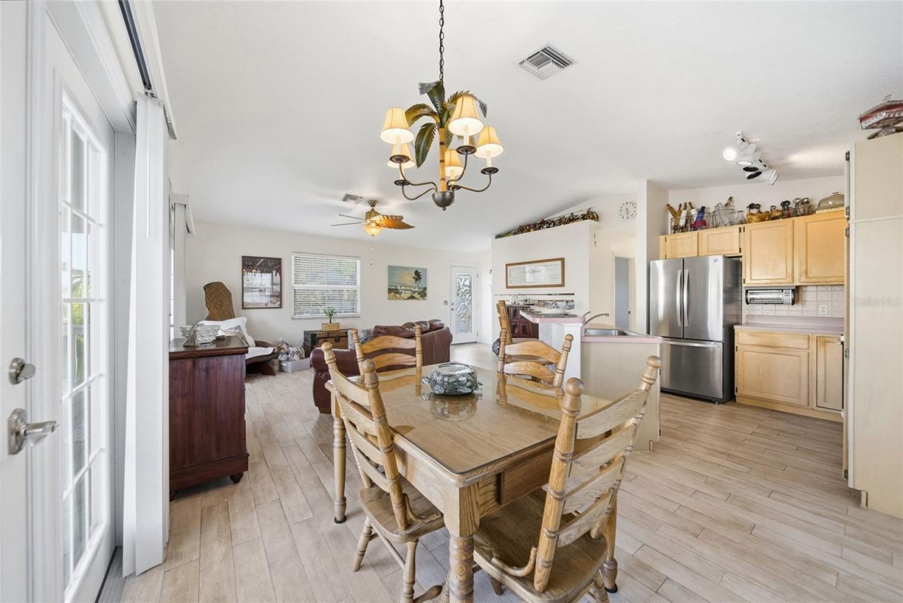 2112 Avenue B, Bradenton Beach, FL 34217 Photo