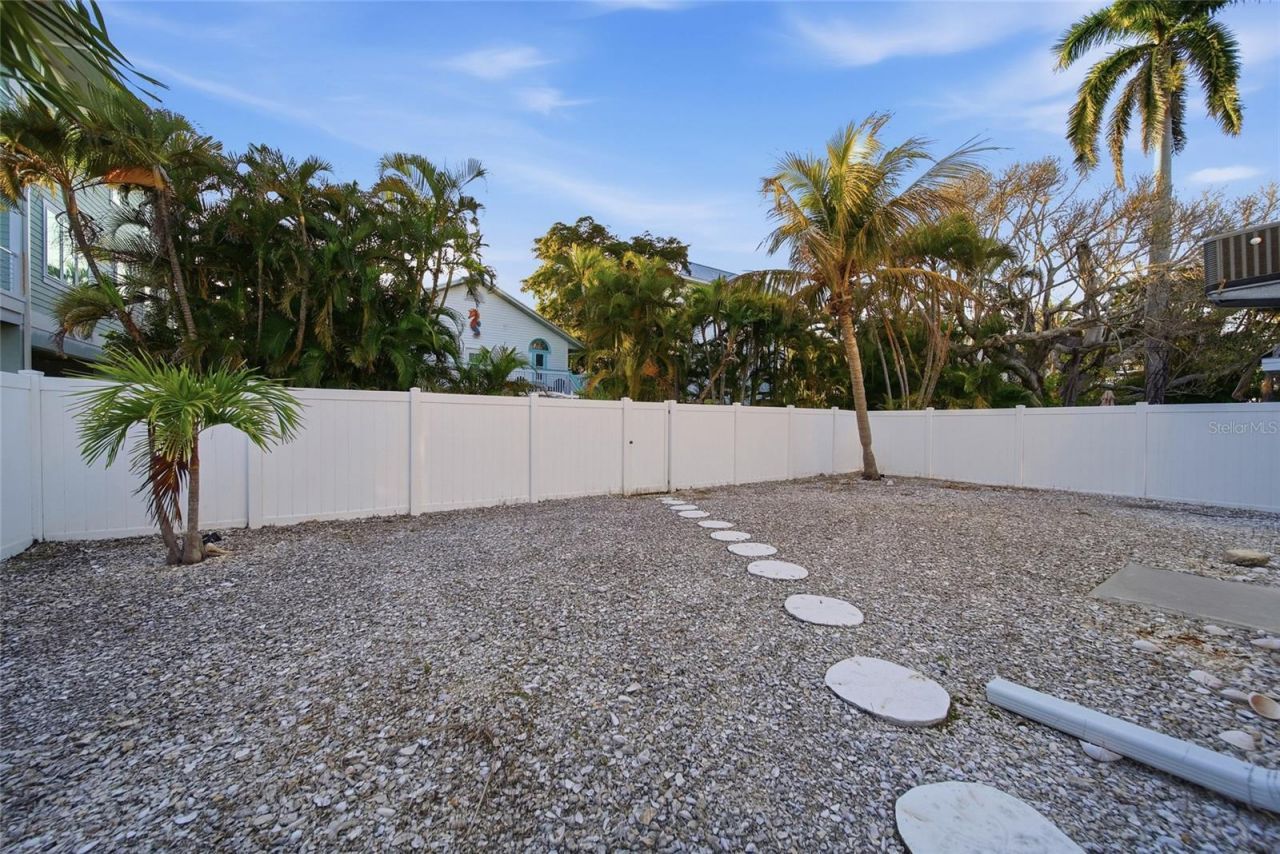 2112 Avenue B, Bradenton Beach, FL 34217 Photo