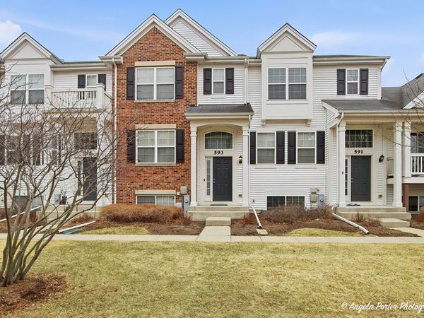 593 Treble Lane, Volo, IL 60073