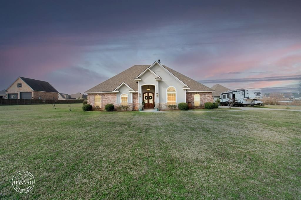 359 Hallmark Drive, Stonewall, LA 71078 Main Photo