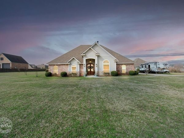 359 Hallmark Drive, Stonewall, LA 71078