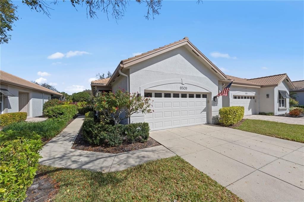 8509 Fairway Bend Dr, Estero, FL 33967 Photo