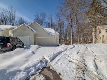 4225 Anguilla Drive, Liverpool, NY 13090