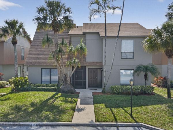 326 Sandtree Drive, Palm Beach Gardens, FL 33403