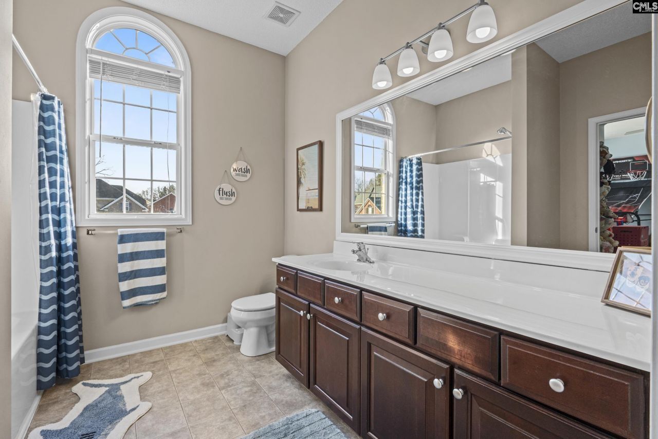 15 Caedmons Walk  Photo 23