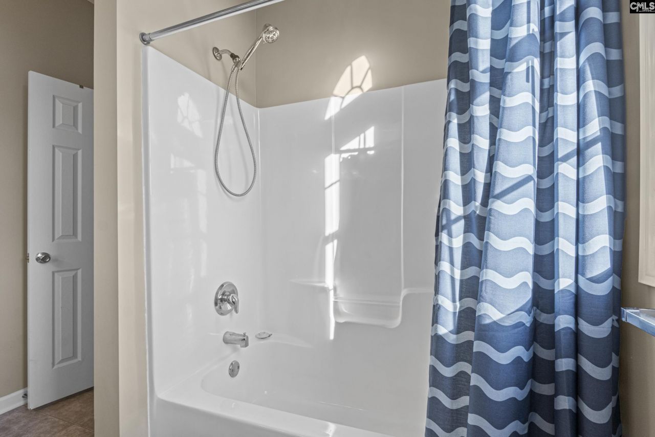 15 Caedmons Walk  Photo 24