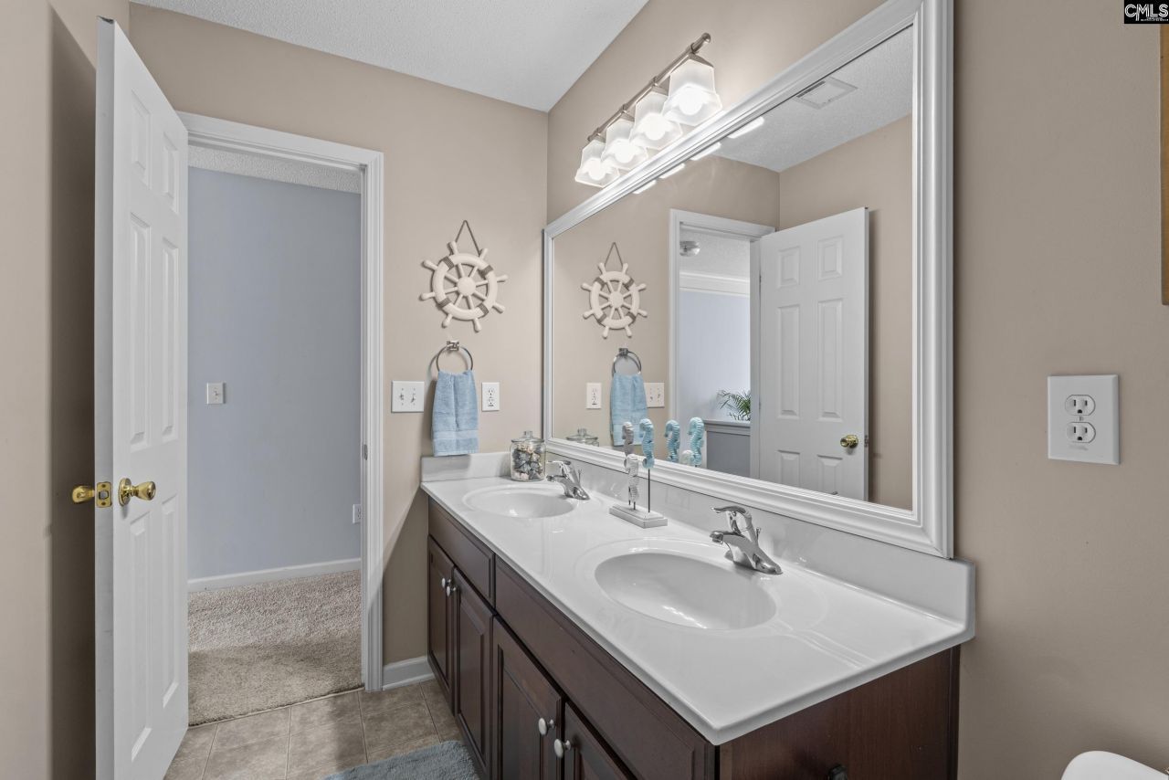 15 Caedmons Walk  Photo 28