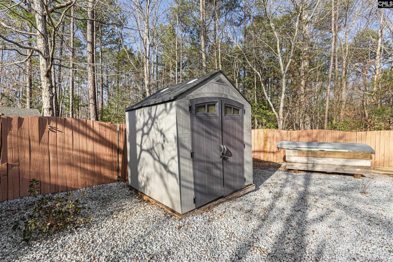 15 Caedmons Walk  Photo 31