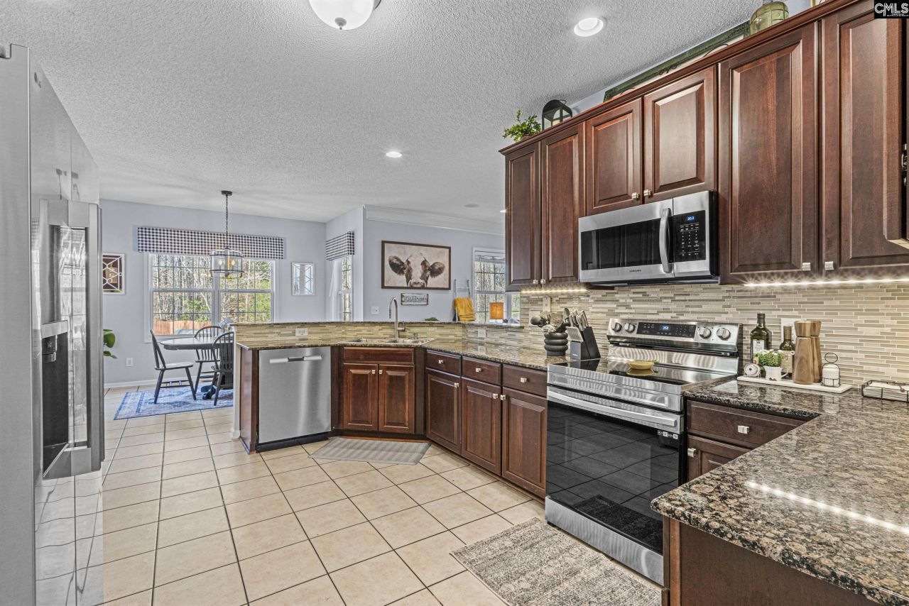 15 Caedmons Walk  Photo 9