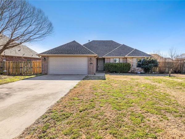 402 SW Milestone Road , Bentonville, AR 72712