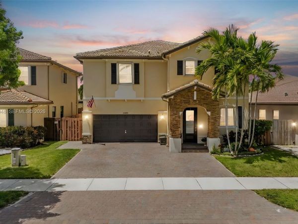 10445 SW 226th St, Cutler Bay, FL 33190