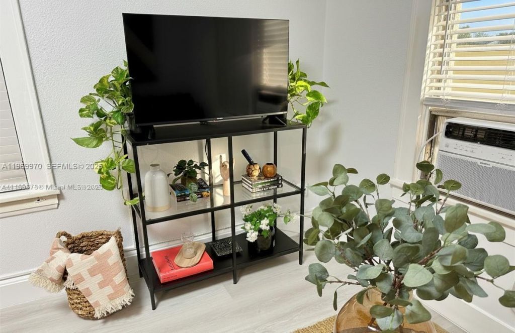 126 Mendoza Ave, Unit 2, Coral Gables, FL 33134 Photo