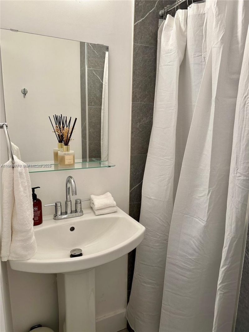 126 Mendoza Ave, Unit 2, Coral Gables, FL 33134 Photo