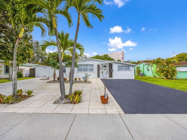 5921 NE 1st Avenue, Oakland Park, FL 33334