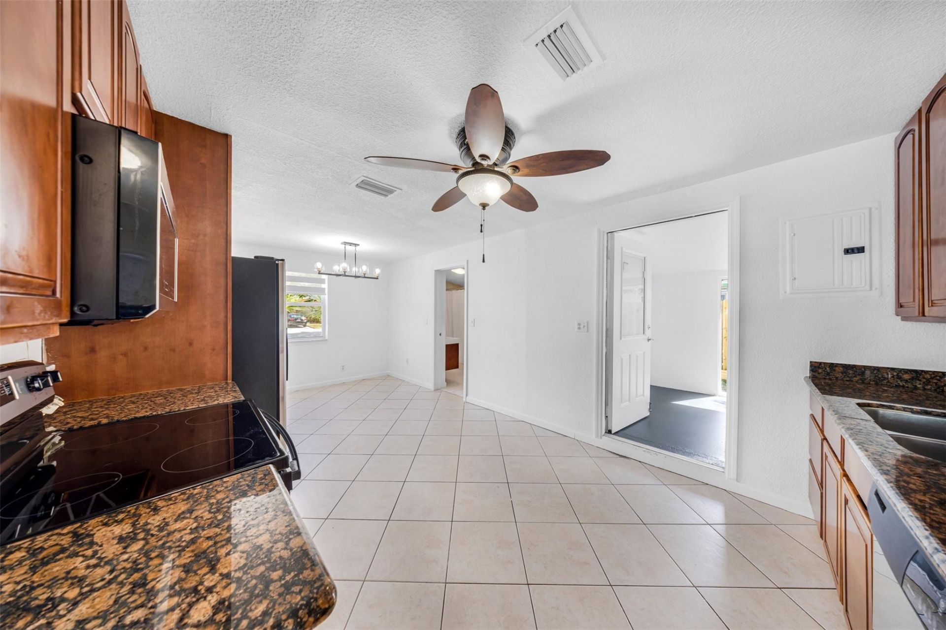 5921 NE 1st Avenue Ne, Unit N/a, Oakland Park, FL 33334 Photo
