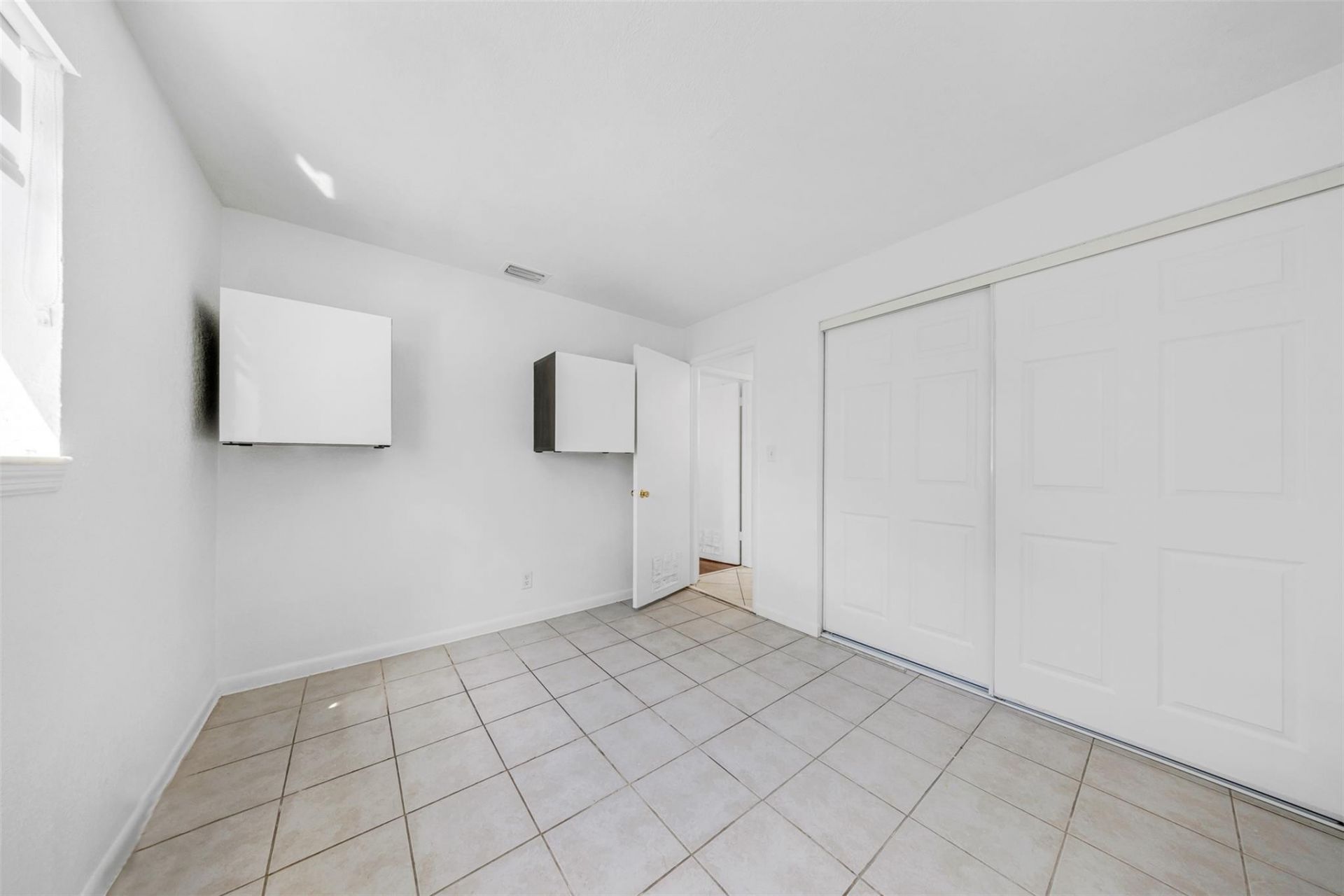 5921 NE 1st Avenue Ne, Unit N/a, Oakland Park, FL 33334 Photo