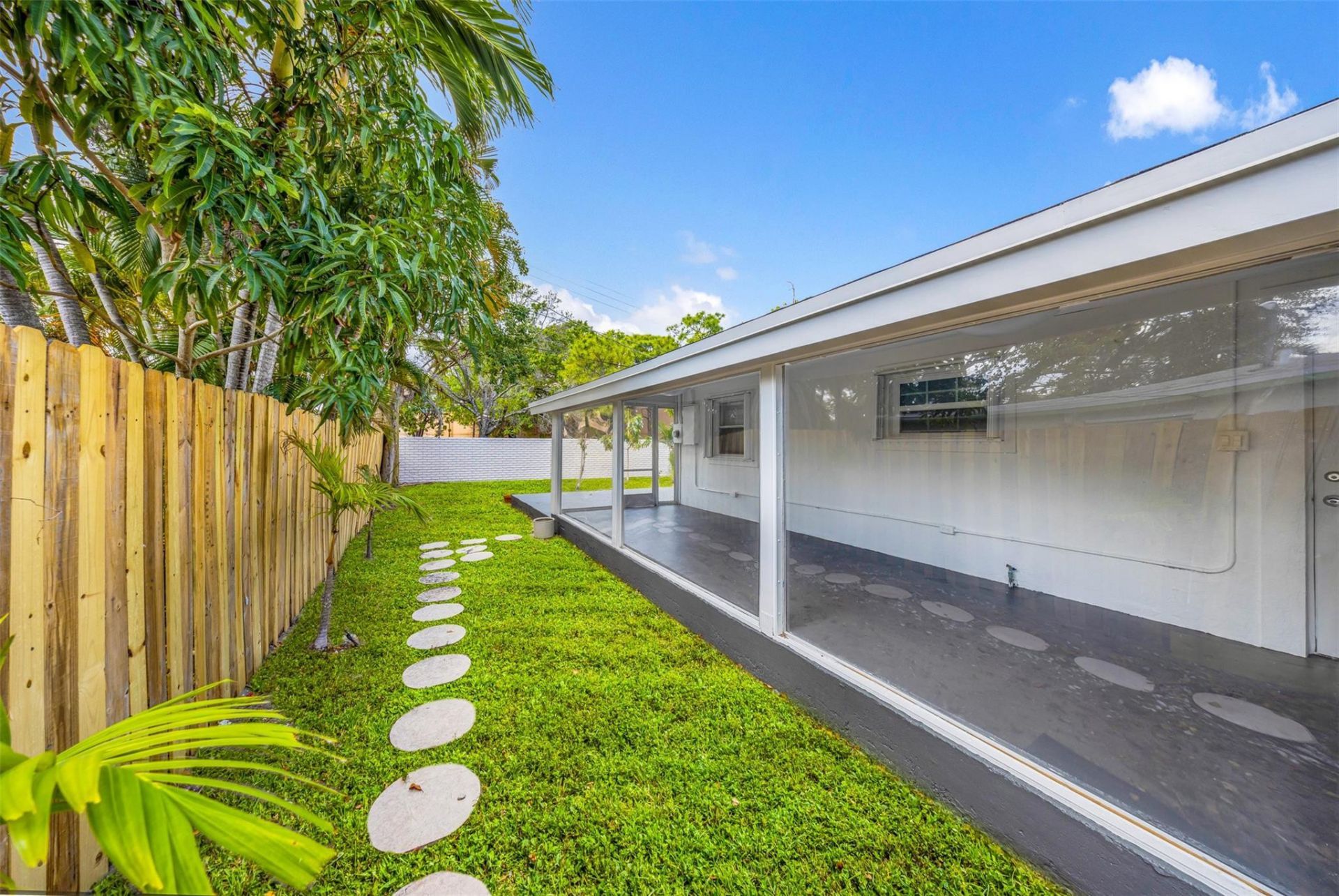 5921 NE 1st Avenue Ne, Unit N/a, Oakland Park, FL 33334 Photo