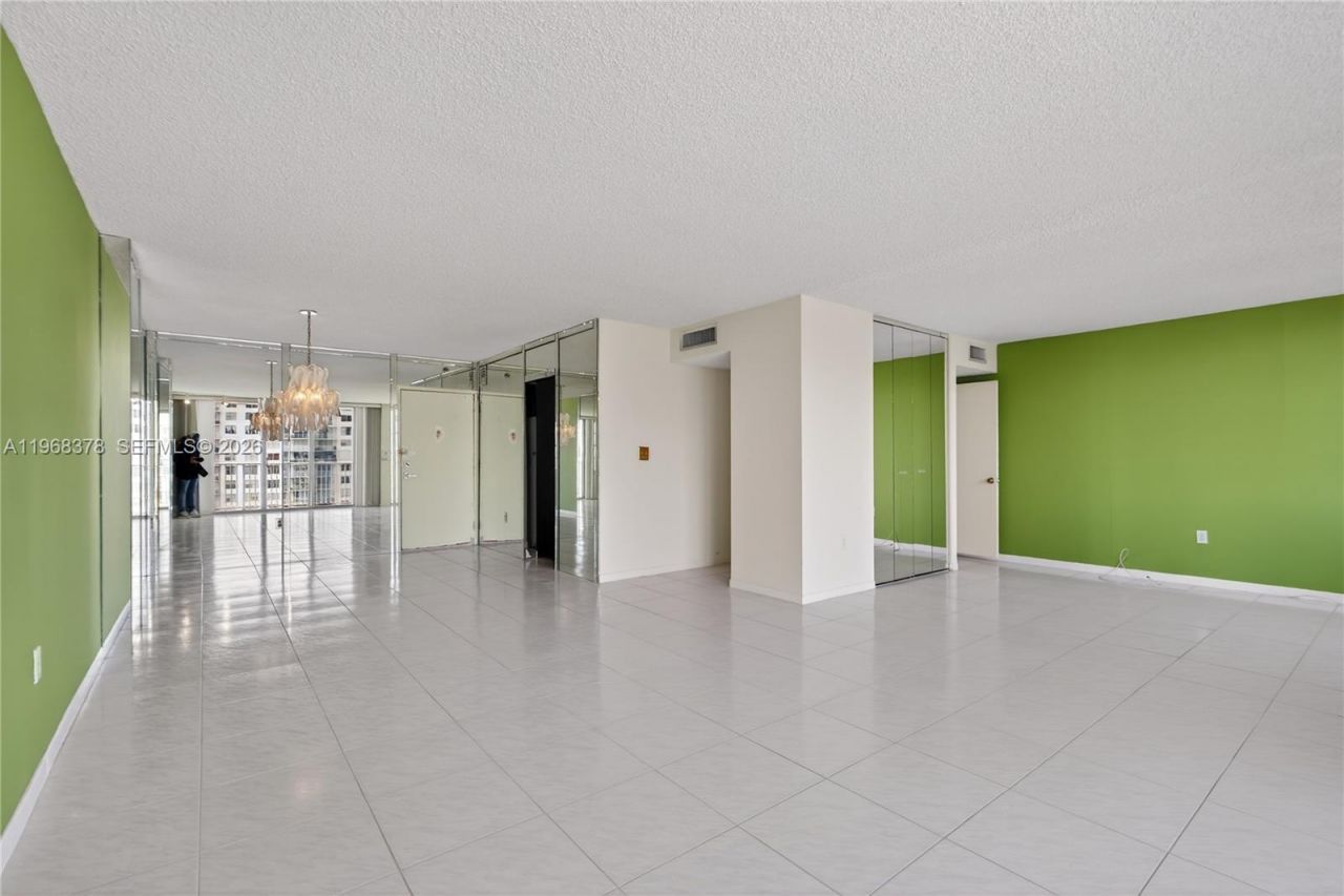 2801 NE 183rd St , Unit 1612W, Aventura, FL 33160 Photo