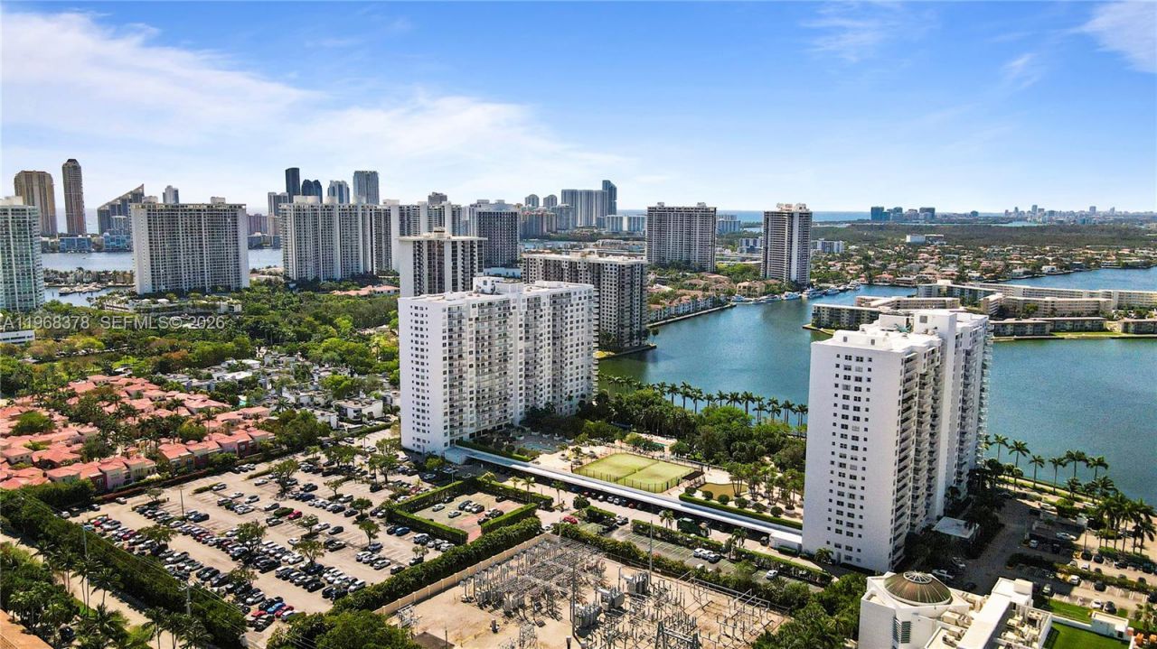 2801 NE 183rd St , Unit 1612W, Aventura, FL 33160 Photo