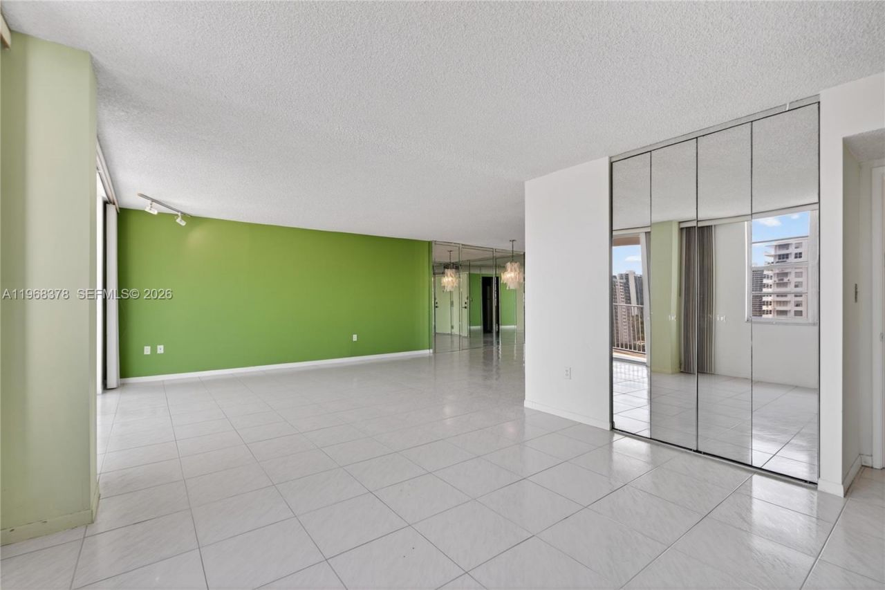 2801 NE 183rd St , Unit 1612W, Aventura, FL 33160 Photo