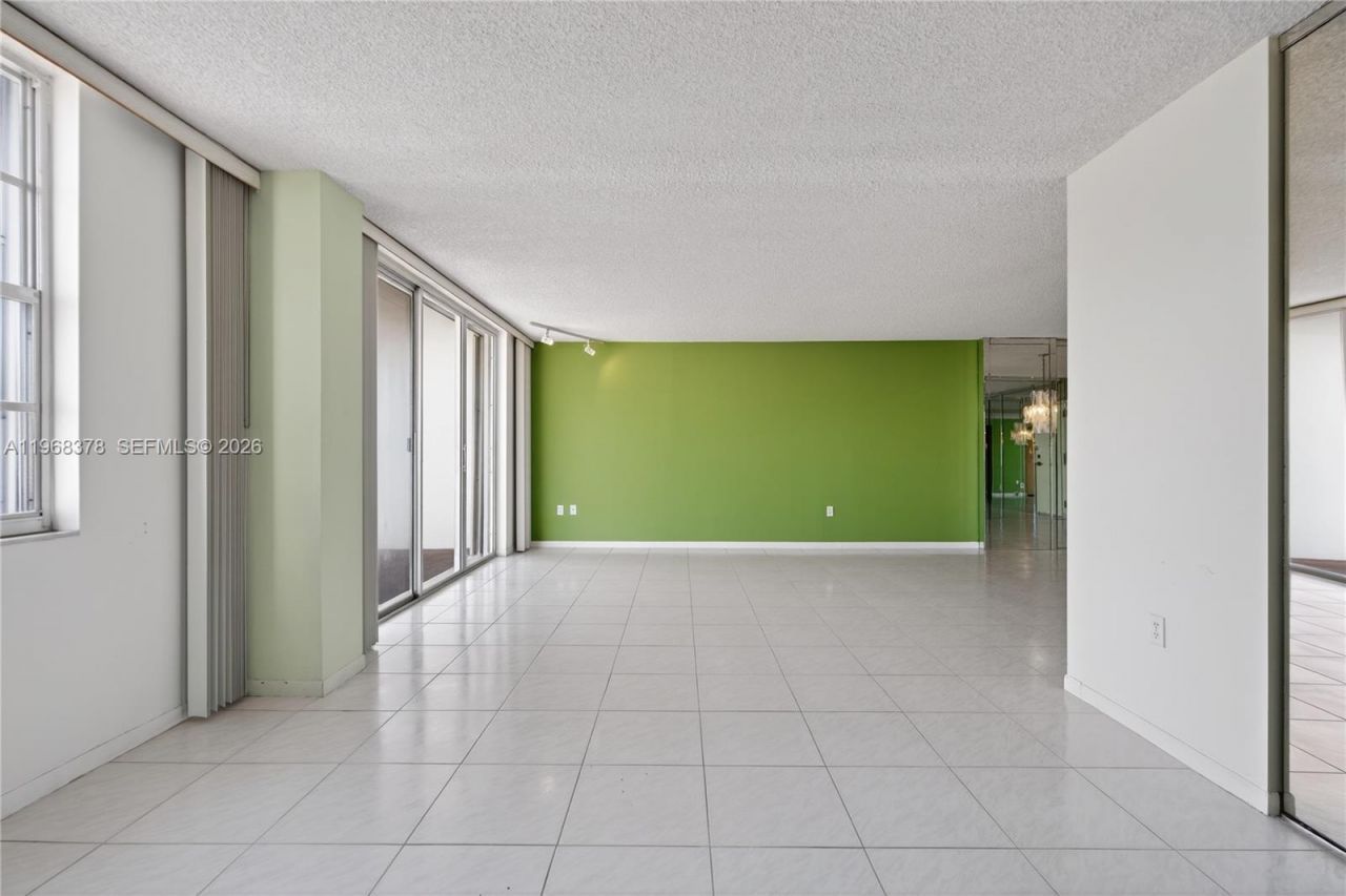 2801 NE 183rd St , Unit 1612W, Aventura, FL 33160 Photo